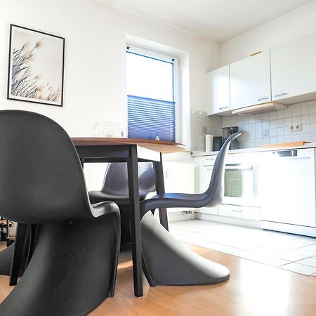 Ferienwohnungen Meerfarbig Zingst - Haustierfrei -Terrasse Mit Strandkorb Oder Balkon - E-Ladesaeule - Parkplatz - Wlan - Fahrradschuppen - Waschtrockner - Ruhig Und Zentral - Nichtraucher 외부 사진