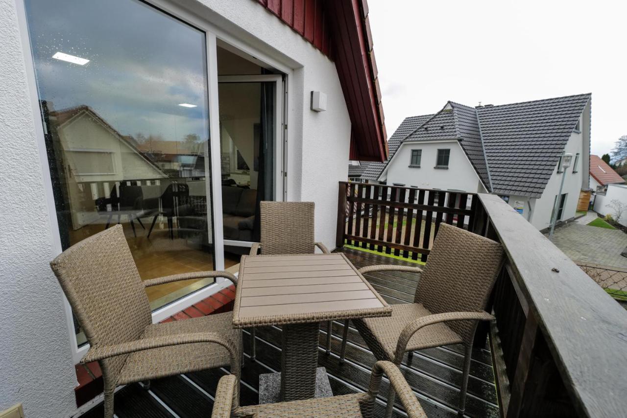 Ferienwohnungen Meerfarbig Zingst - Haustierfrei -Terrasse Mit Strandkorb Oder Balkon - E-Ladesaeule - Parkplatz - Wlan - Fahrradschuppen - Waschtrockner - Ruhig Und Zentral - Nichtraucher 외부 사진