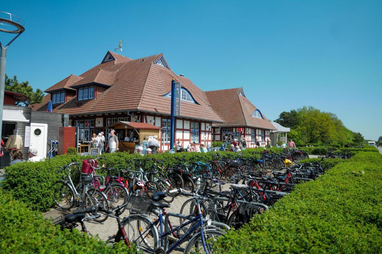 Ferienwohnungen Meerfarbig Zingst - Haustierfrei -Terrasse Mit Strandkorb Oder Balkon - E-Ladesaeule - Parkplatz - Wlan - Fahrradschuppen - Waschtrockner - Ruhig Und Zentral - Nichtraucher 외부 사진