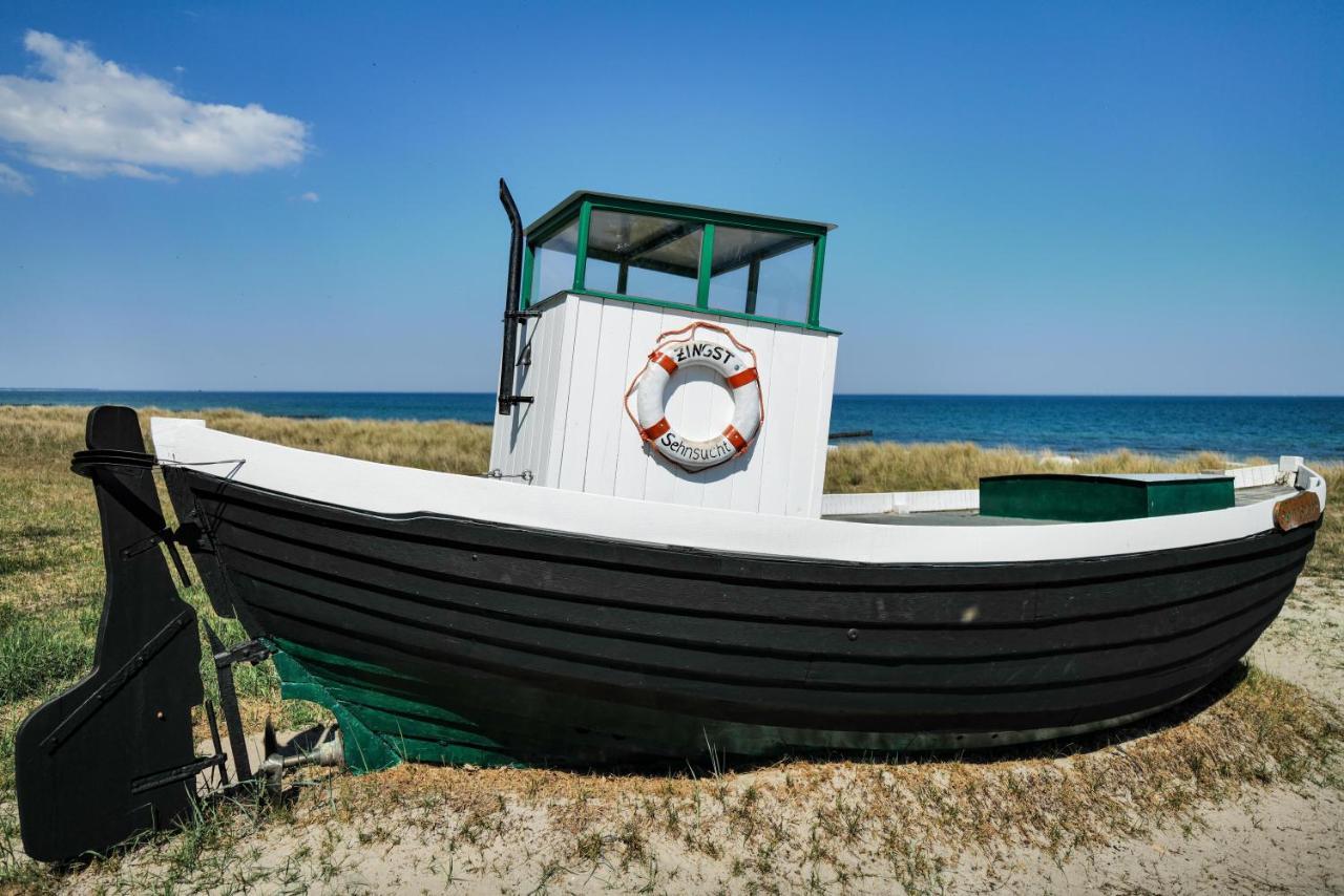 Ferienwohnungen Meerfarbig Zingst - Haustierfrei -Terrasse Mit Strandkorb Oder Balkon - E-Ladesaeule - Parkplatz - Wlan - Fahrradschuppen - Waschtrockner - Ruhig Und Zentral - Nichtraucher 외부 사진