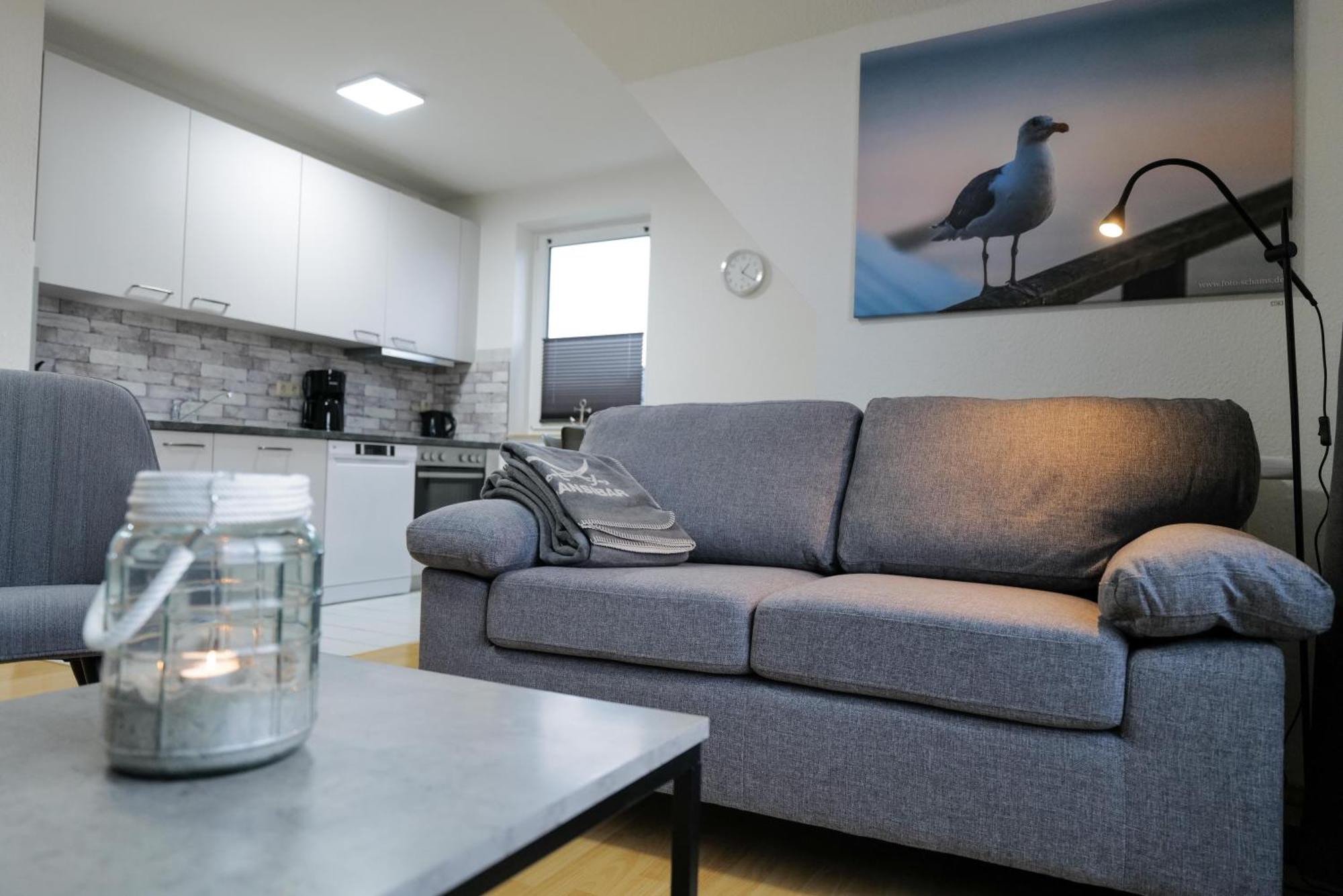 Ferienwohnungen Meerfarbig Zingst - Haustierfrei -Terrasse Mit Strandkorb Oder Balkon - E-Ladesaeule - Parkplatz - Wlan - Fahrradschuppen - Waschtrockner - Ruhig Und Zentral - Nichtraucher 외부 사진