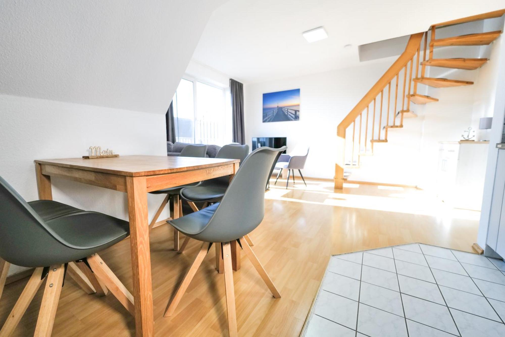 Ferienwohnungen Meerfarbig Zingst - Haustierfrei -Terrasse Mit Strandkorb Oder Balkon - E-Ladesaeule - Parkplatz - Wlan - Fahrradschuppen - Waschtrockner - Ruhig Und Zentral - Nichtraucher 외부 사진