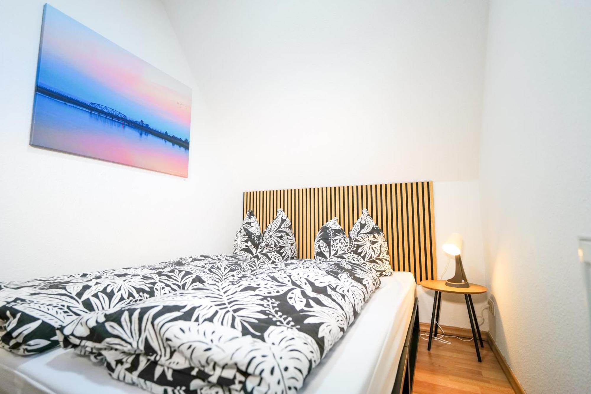 Ferienwohnungen Meerfarbig Zingst - Haustierfrei -Terrasse Mit Strandkorb Oder Balkon - E-Ladesaeule - Parkplatz - Wlan - Fahrradschuppen - Waschtrockner - Ruhig Und Zentral - Nichtraucher 외부 사진