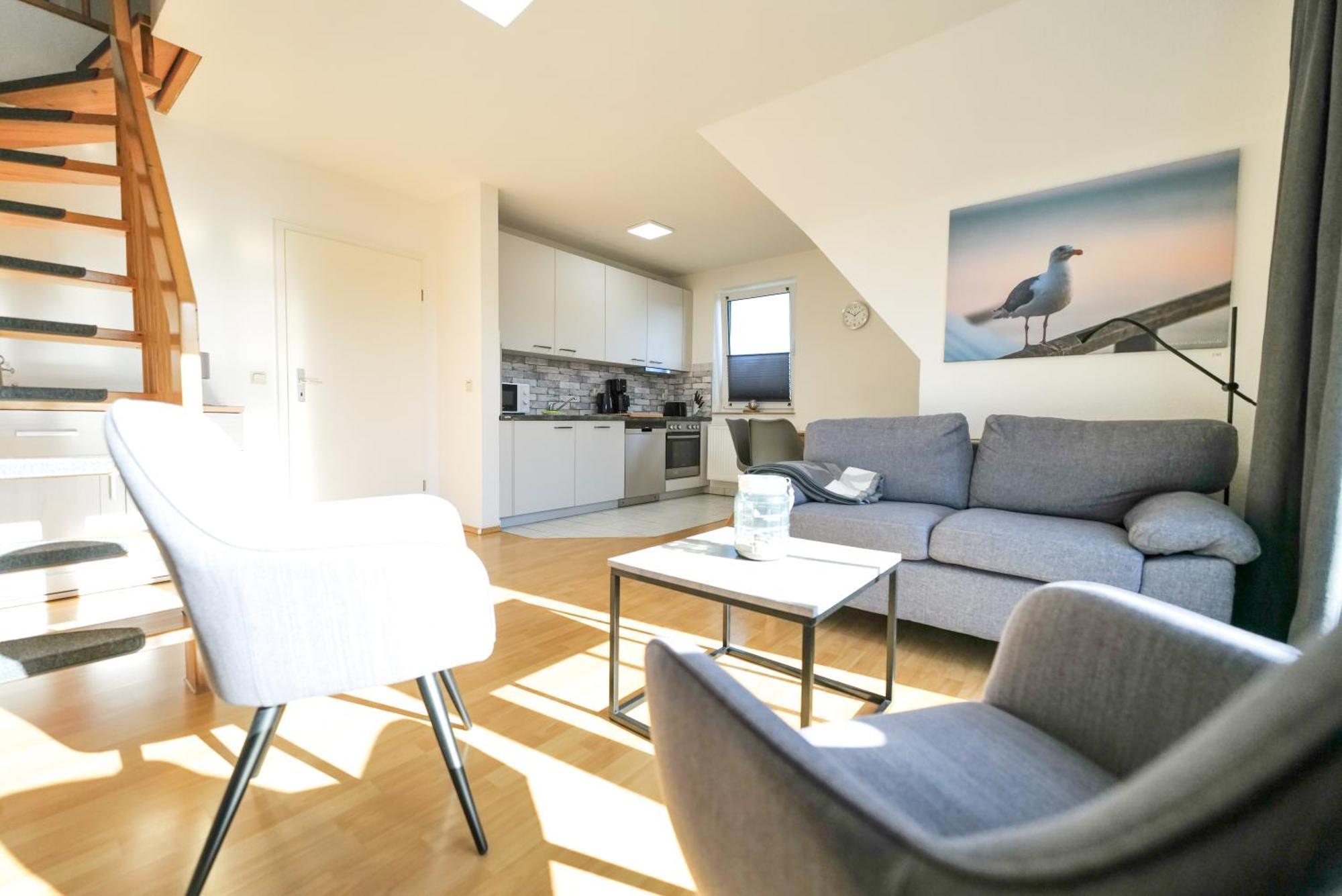 Ferienwohnungen Meerfarbig Zingst - Haustierfrei -Terrasse Mit Strandkorb Oder Balkon - E-Ladesaeule - Parkplatz - Wlan - Fahrradschuppen - Waschtrockner - Ruhig Und Zentral - Nichtraucher 외부 사진