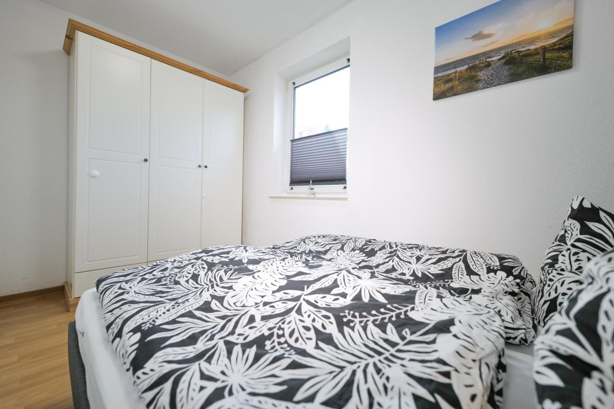 Ferienwohnungen Meerfarbig Zingst - Haustierfrei -Terrasse Mit Strandkorb Oder Balkon - E-Ladesaeule - Parkplatz - Wlan - Fahrradschuppen - Waschtrockner - Ruhig Und Zentral - Nichtraucher 외부 사진